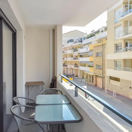 Modern With Swimming Pool Apartment