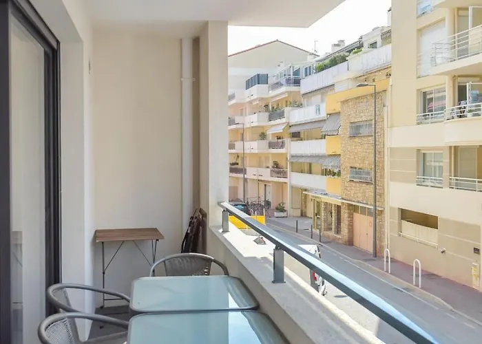 Modern With Swimming Pool Daire