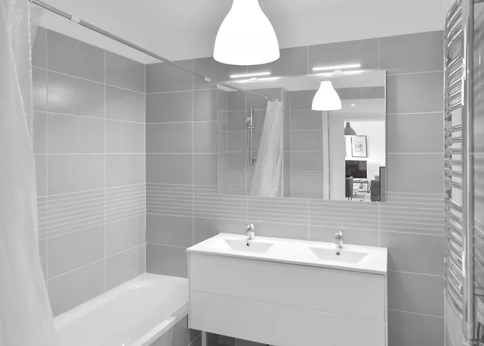 Modern With Swimming Pool Cannes