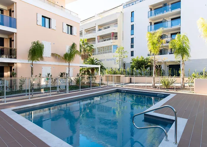 Modern With Swimming Pool * Cannes